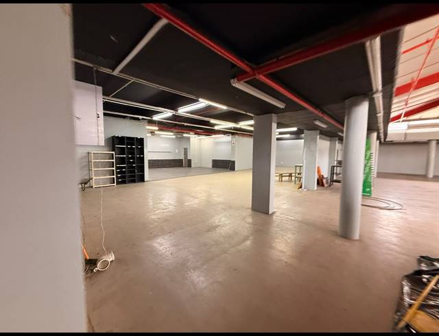 841M² SHOWROOM TO LET IN CONGELLA